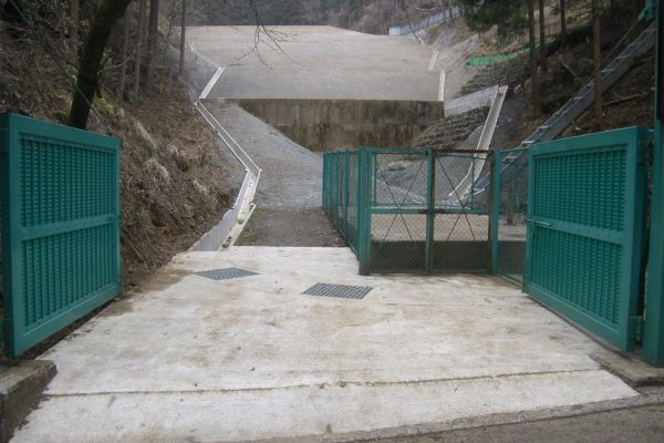 平成２３年度西ヶ谷戸最終処分場閉鎖工事