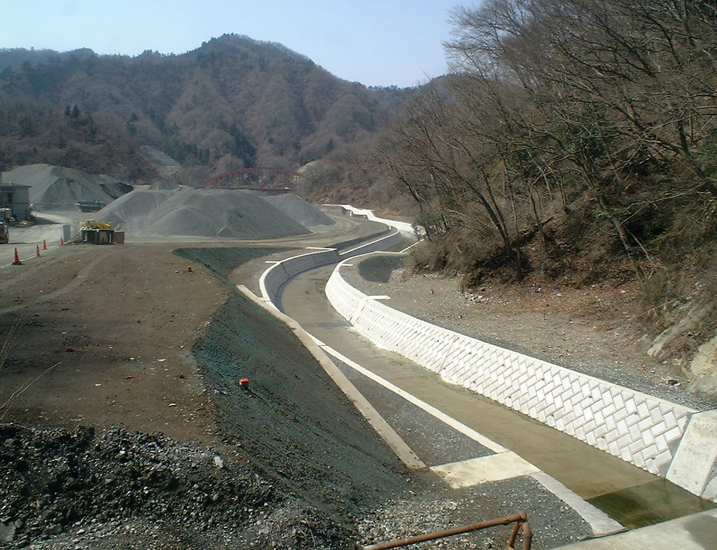 仏果沢地区水路工事